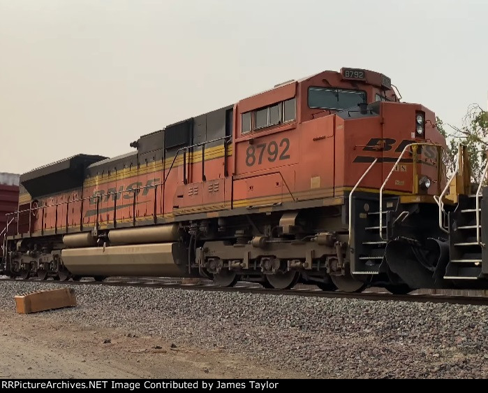 BNSF 8792